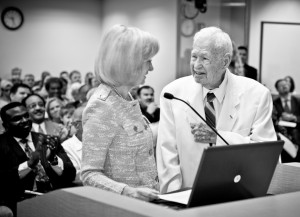 Commissioner Murman honors Jack Horner, former prisoner of war and missing in action during World War II, for his service to our nation and Hillsborough County at a BOCC meeting.